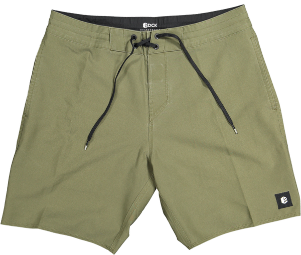 17" Performance Short Green
