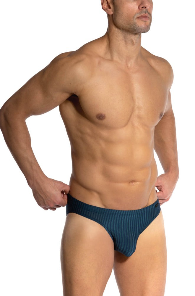 RED 2504 Brazilbrief Blue Green