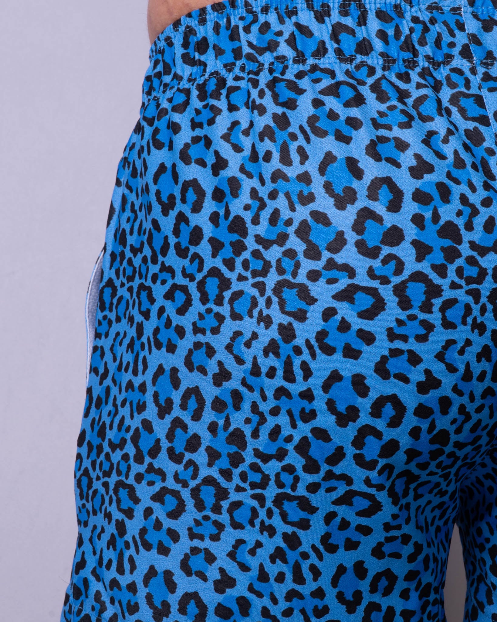 Light Active Short - WILD Blue