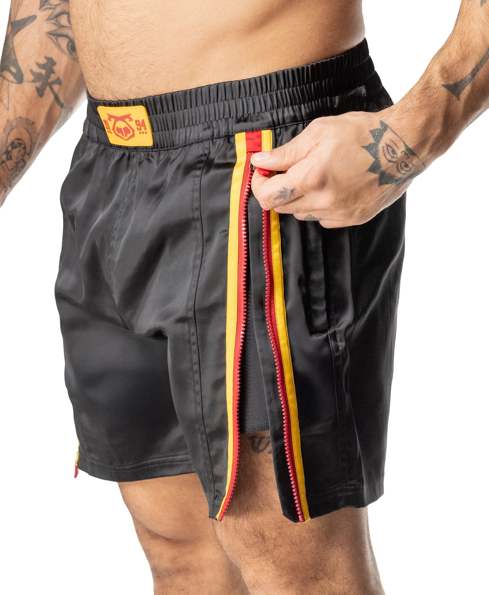 Contender Short Black