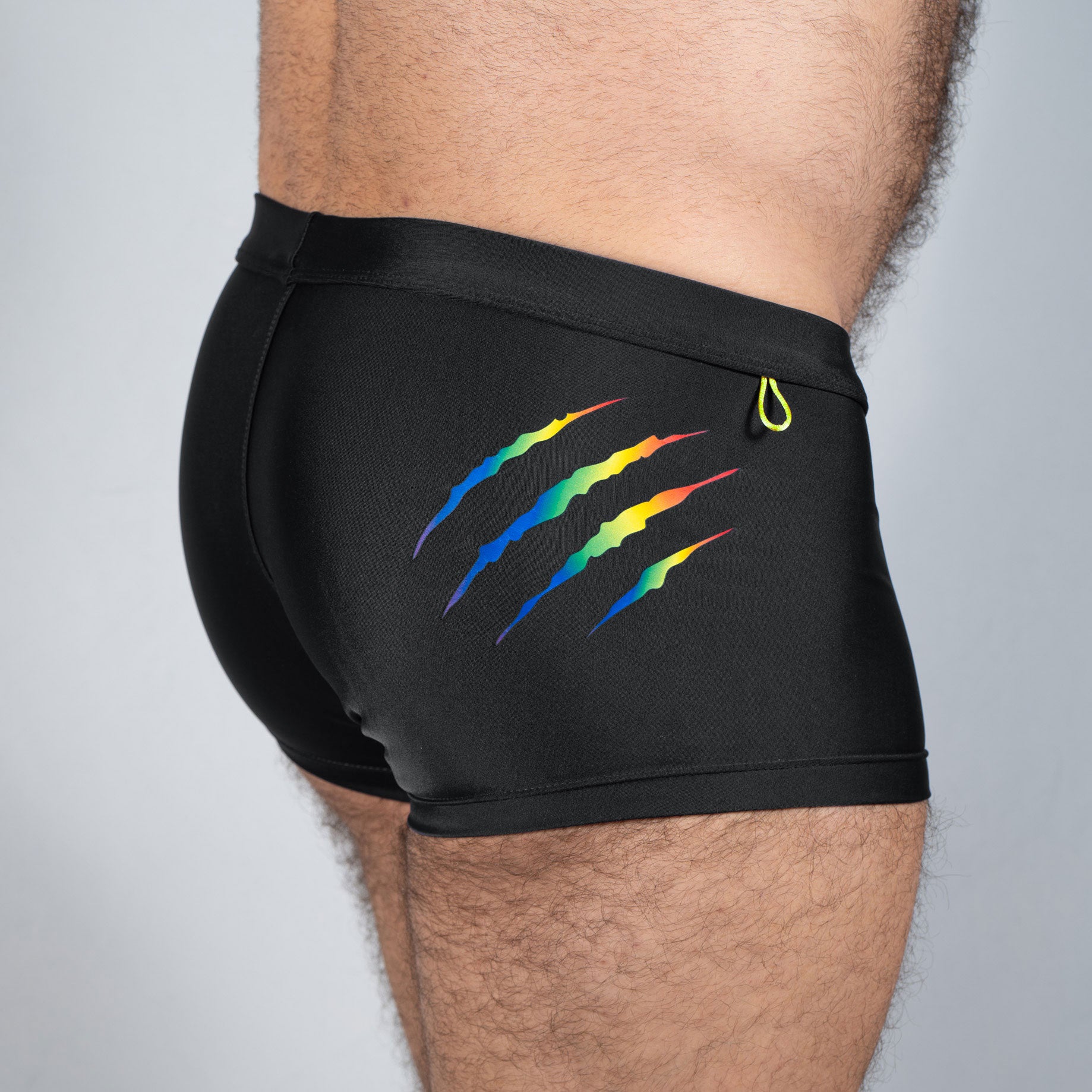 Bear Scratch Square Cut Black