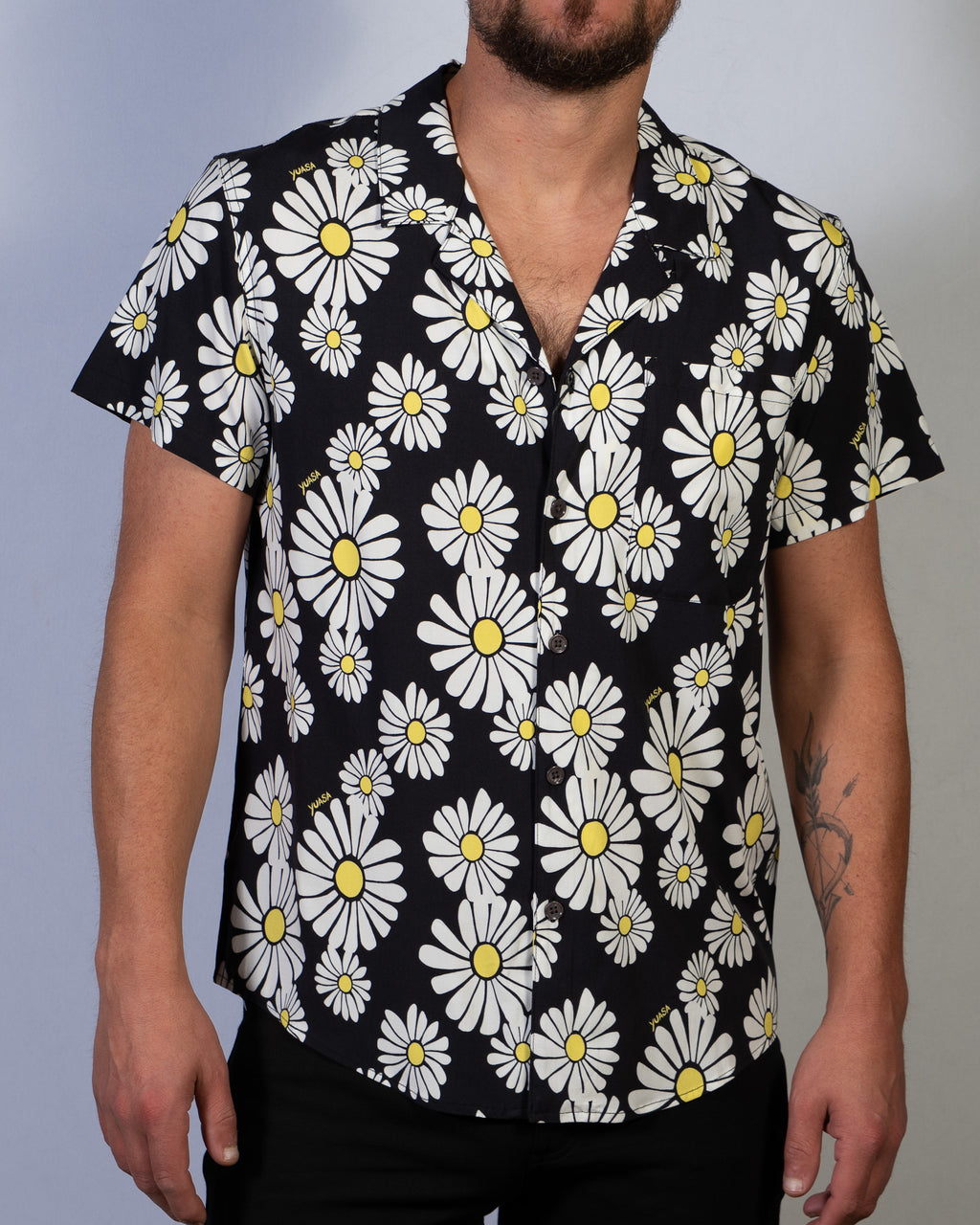 Lazy Daisy Resort Shirt Black